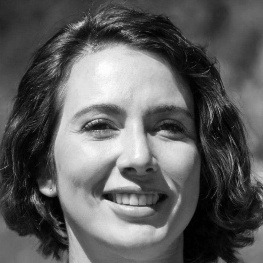 María L.
